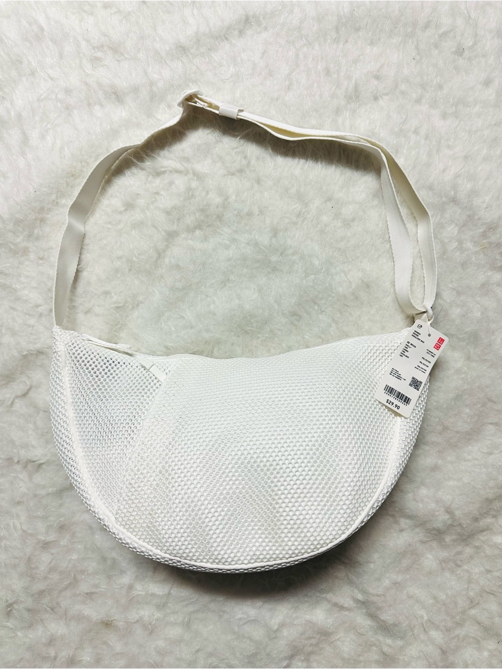 Uniqlo White Mesh Crescent Crossbody Bag - Picture 2 of 13